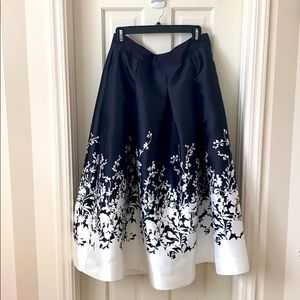 White House Black Market Floral skirt NWOT